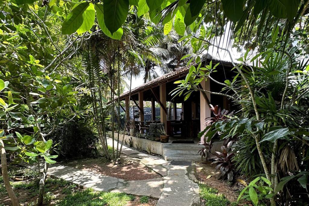 Hotel Dreamtime Hikkaduwa Esterno foto